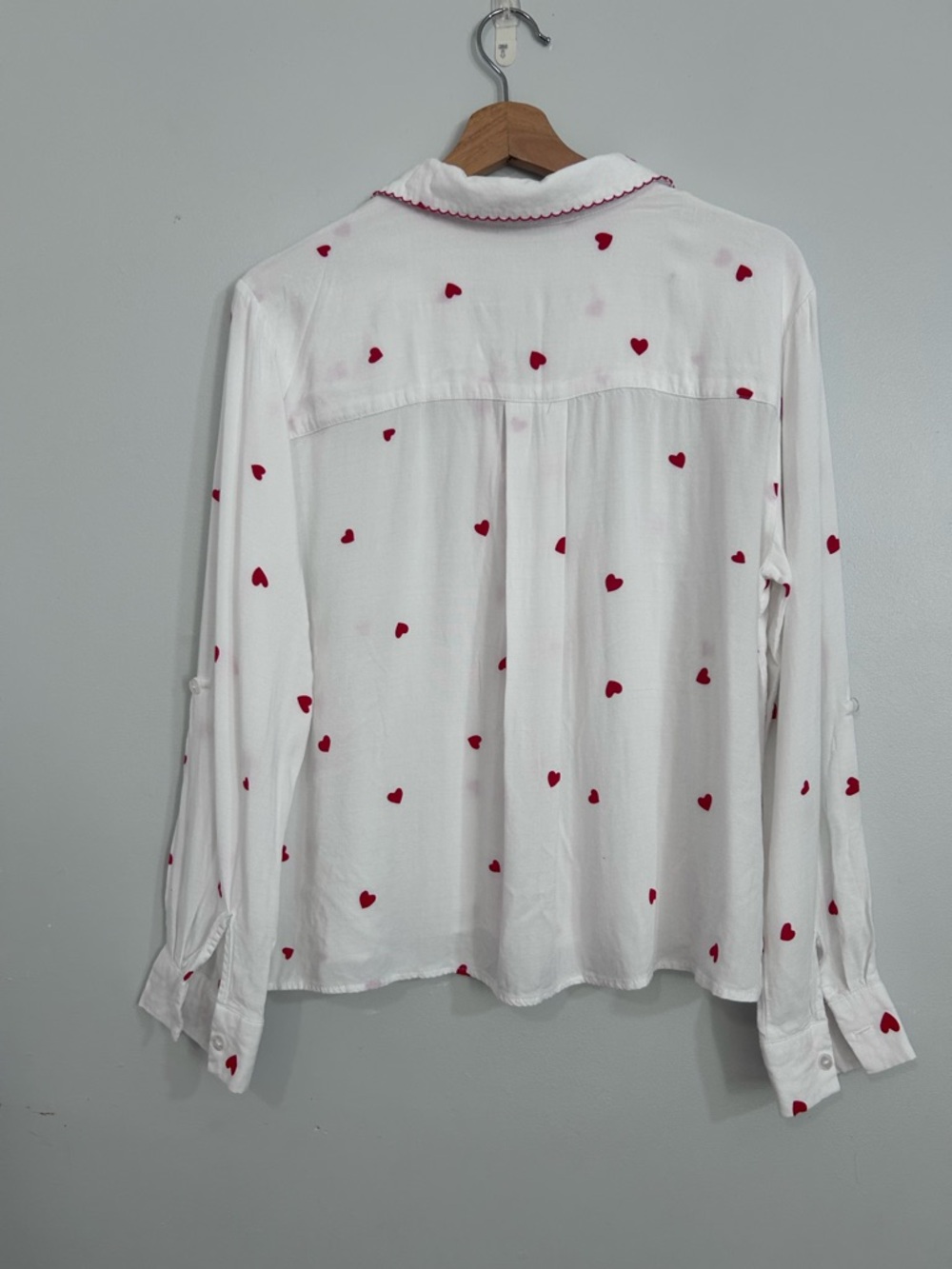Jane + Delancey Allie Top, white button-down Heart Print Blouse. M - Picture 3 of 12